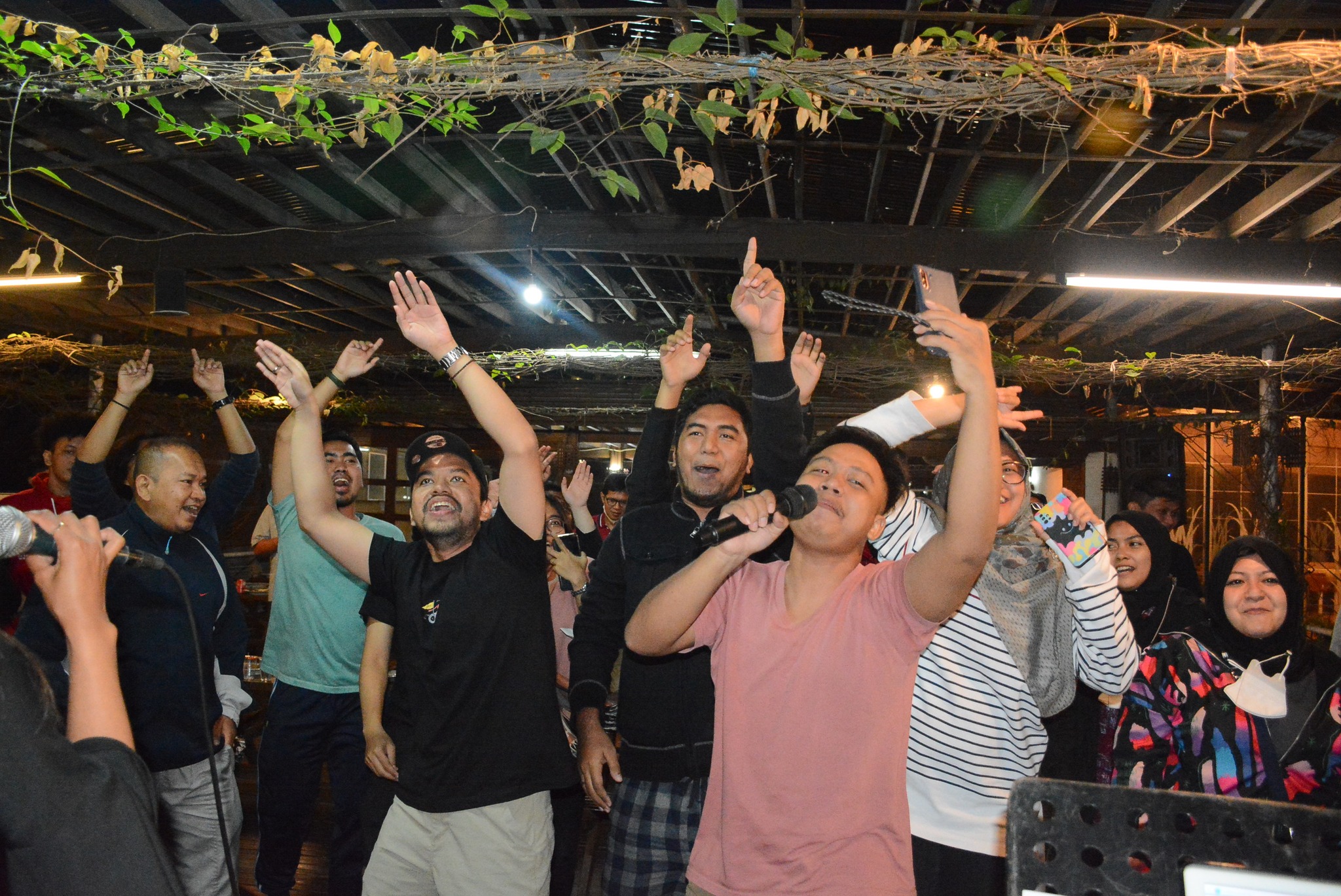 Paket Entertain Eksklusif