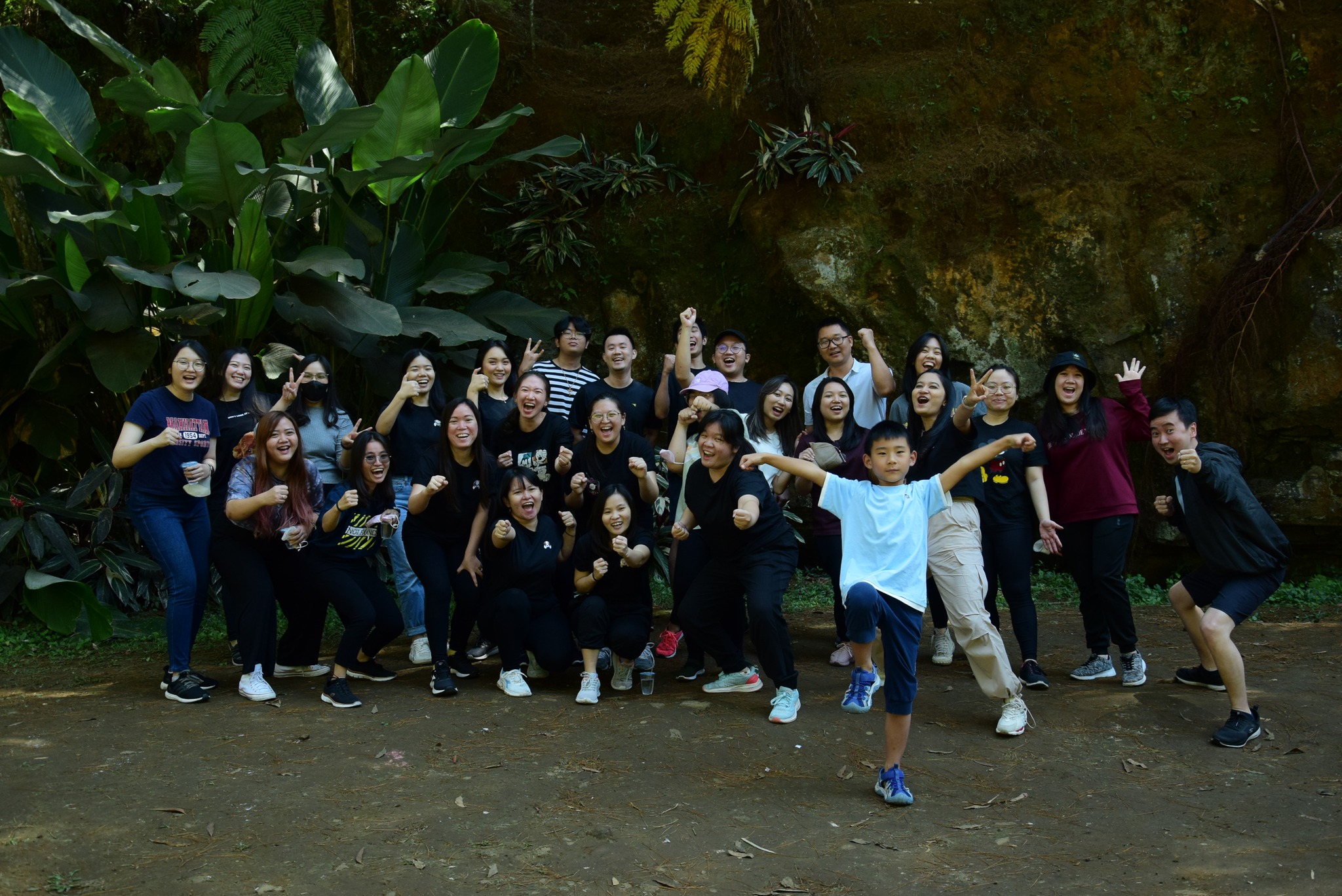 Fantastis! Outbound Lengkap bersama PT Gree Electric Appliances Indonesia, Ada Fun Games, Team Building, Fying Fox dan Paintball juga!