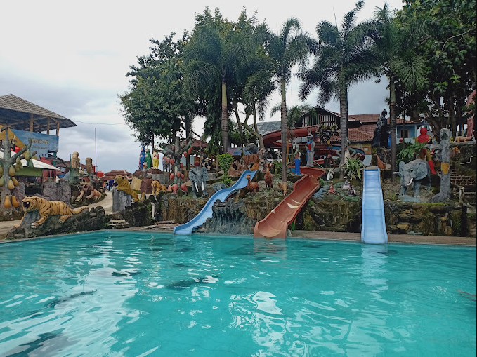 Waterboom Cahaya Abadi (foto by Ela Nurlaela via google business)