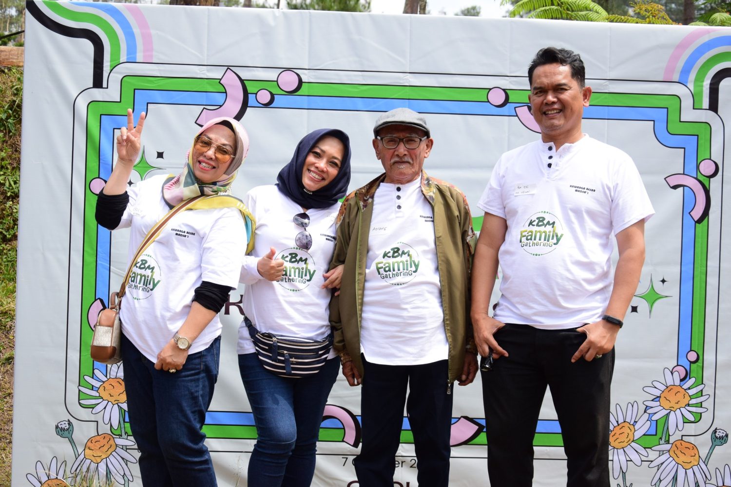 Family Gathering & Fun Games Team Building bersama Keluarga Besar Madsa'i di Kebon Pines Cikole