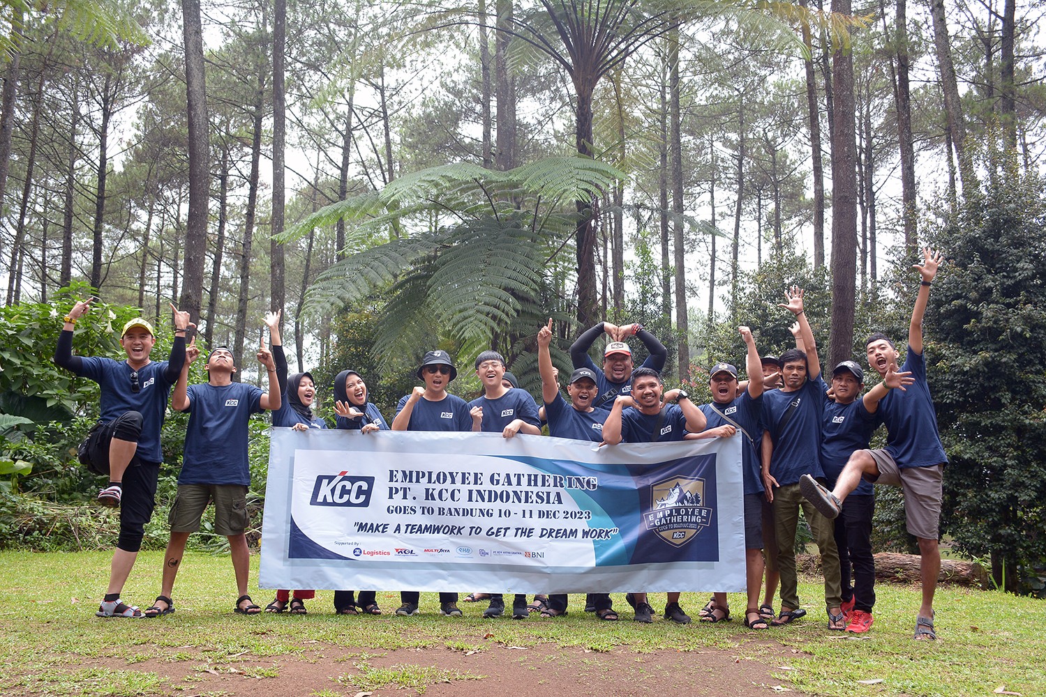Keren! Peserta Employee Gathering PT KCC Indonesia Rasakan Sensasi Outbound di Bandung