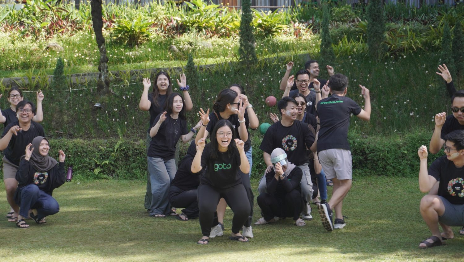 kegiatan gathering fun game bersama GoTo di Bandung Lembang.