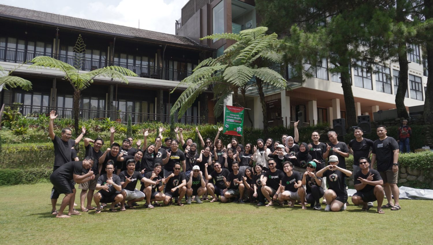 kegiatan gathering fun game bersama GoTo di Bandung Lembang.