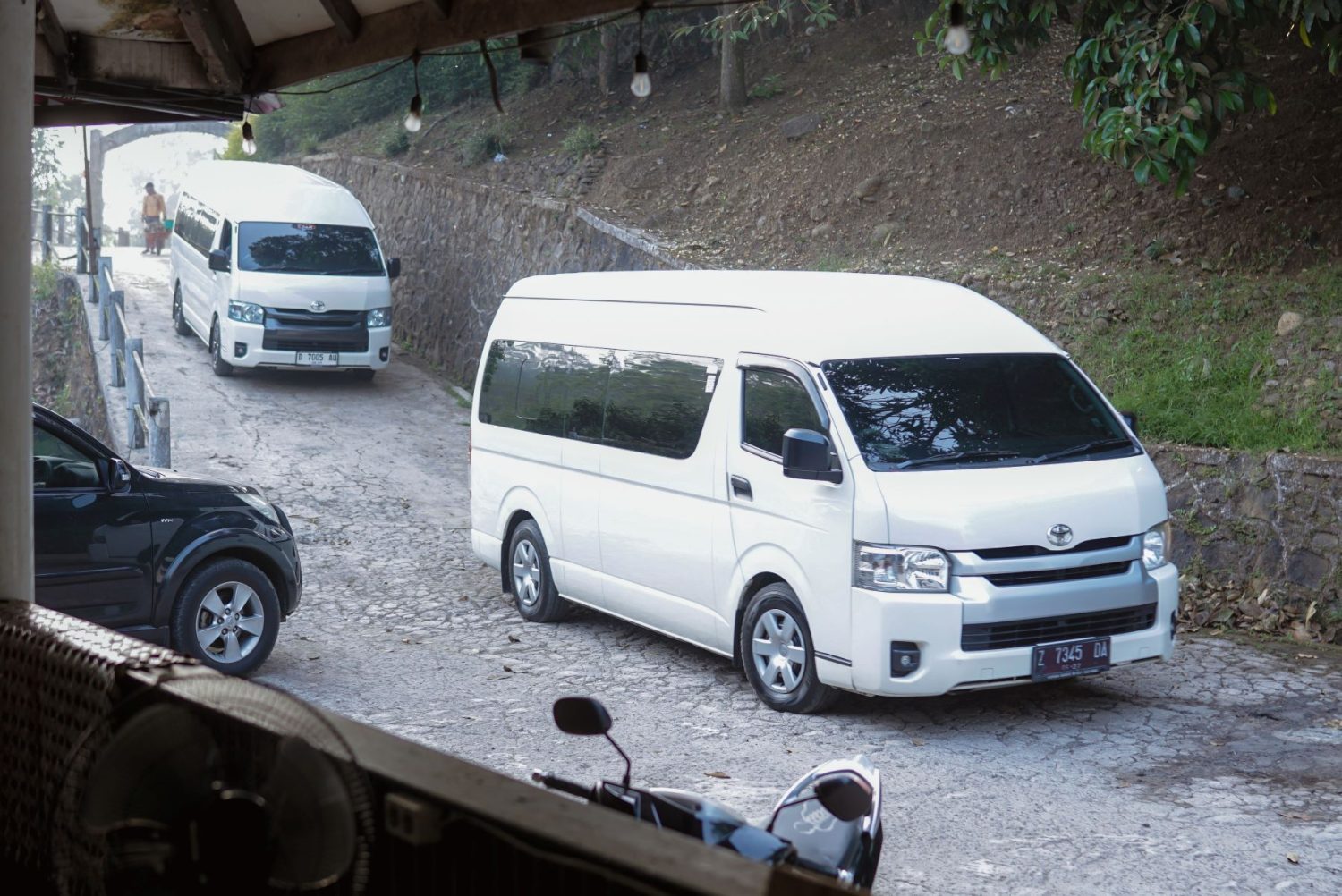 sewa hiace bandung include sopir