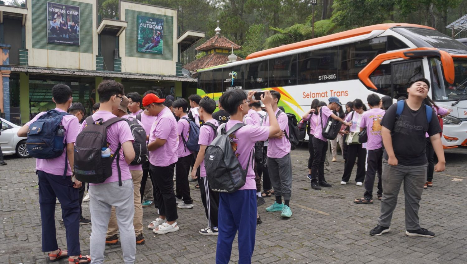 sewa bus pariwisata bandung